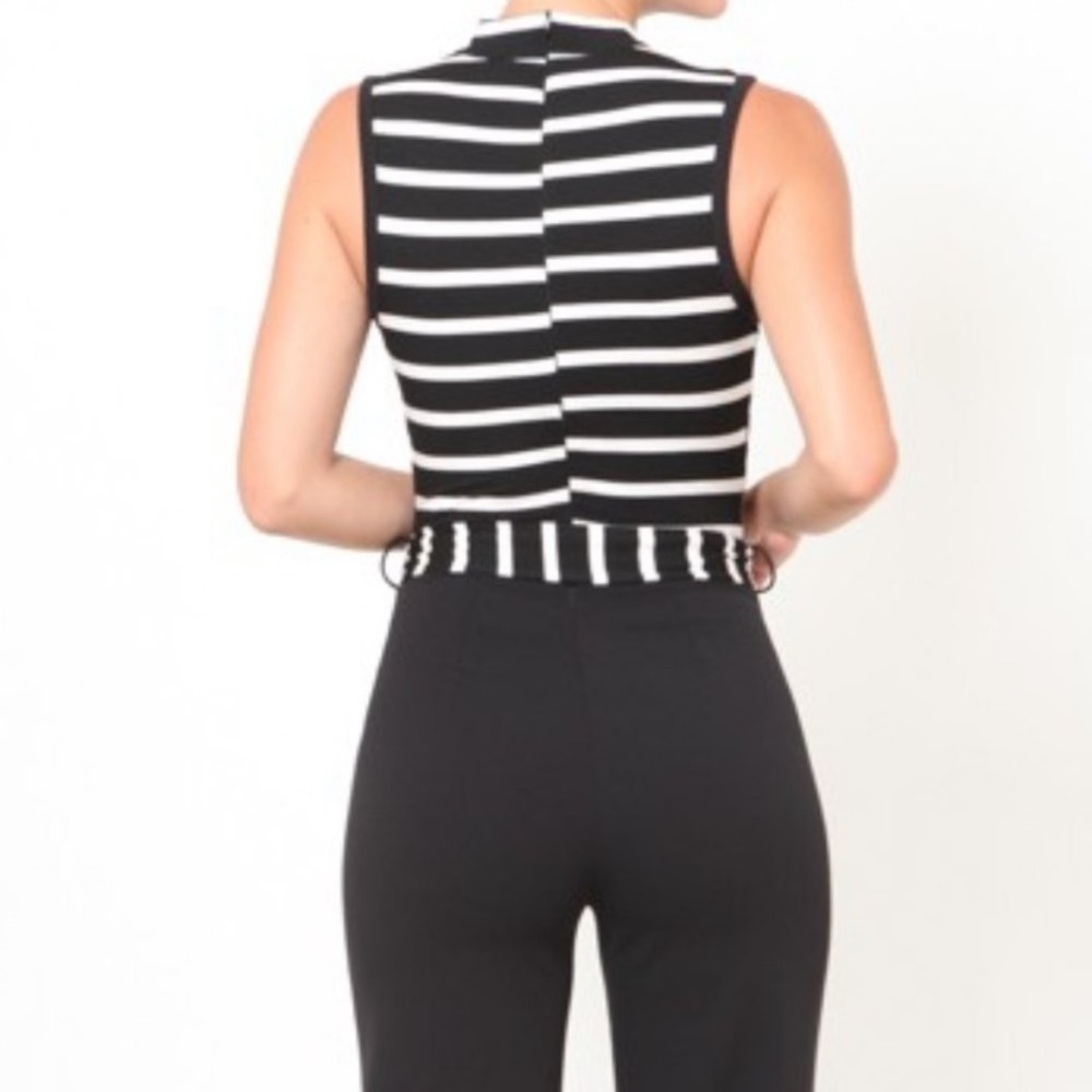 Callie deep straits plunging stash jumpsuit - Picture 4 of 5